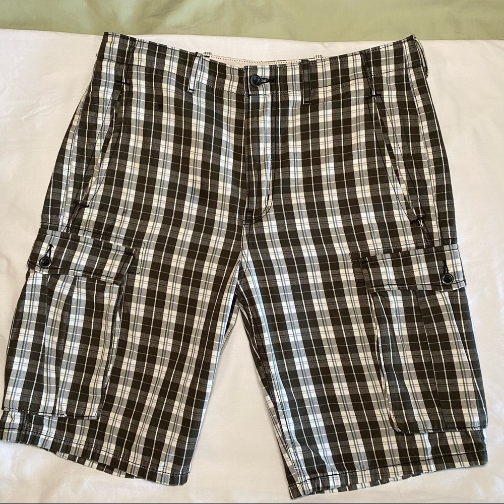 Levi plaid cargo shorts size 32W